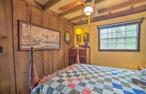 Authentic Retreat w/ Private Dock on Coosa River! - Foto 25