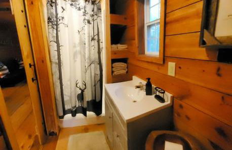 Lil' Log at Hearthstone Cabins and Camping - Pet Friendly - Photo 9