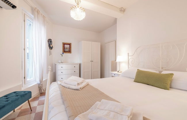 S. Lucia Canal View by Wonderful Italy - Photo 9