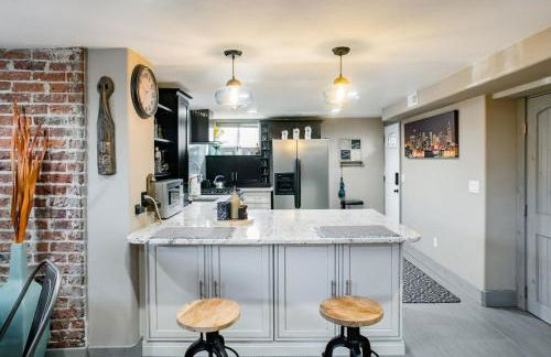 Designer Apartment in a Historic 1901 Downtown Area Mansion - Foto 26