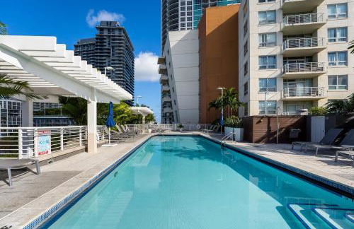 1BR Miami Retreat with BBQ, Pool, & Skyline Views - Foto 7