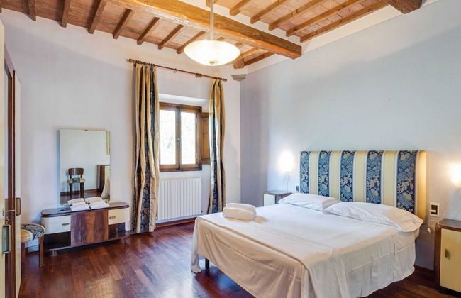 Empoli Villa With Private Pool - Photo 10