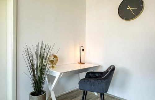 R und S Apartments Stylische Wohnung I Küche I Parkplatz I Smart TV - Photo 3