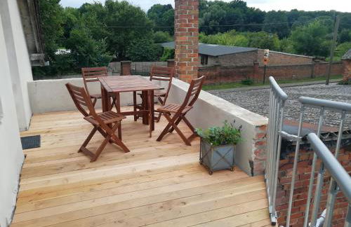 Schlossblick Apartment für 4 mit Küche Kamin Netflix Parken und Hofladen - Foto 16