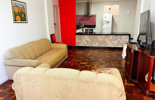 Amplo apê em bairro nobre - Foto 1