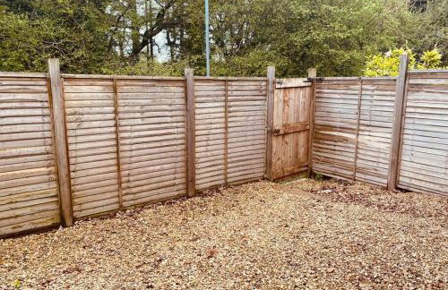 Comfy House with Parking for Multiple Vehicles - Foto 11