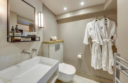 Brook Bottom Farm luxury apartments and Farmhouse - Photo 34