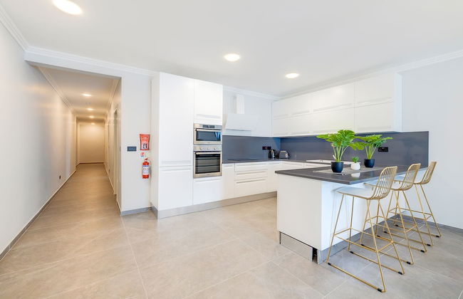 Art Deco Apartment in Central Sliema - Photo 10