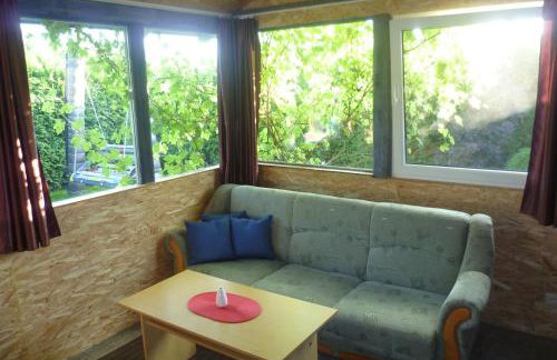 Dom z widokiem na jezioro i domek nad jeziorem - Foto 5