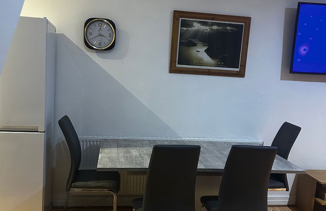 Stunning 4bedrooms Flat - Photo 15