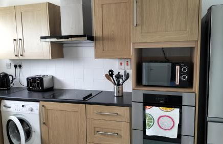 Leeson House in Harborne, Birmingham near Botanical Gardens, Queen Elizabeth Hospital, Birmingham University, Utilita Arena, Edgbaston Cricket Ground, Cadbury World and the Midland Art Centre, with free parking - Photo 12