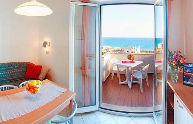 Holiday Flat in Pretty Residence With Communal Pool in Pietra Ligure - Foto 16