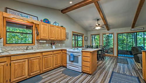 Home with Large Deck on Table Rock Lake! - Foto 4