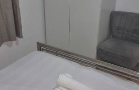 R J 2 bedroom apartment - Foto 8