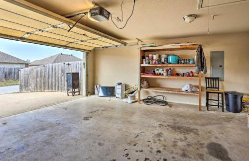 Central Bentonville Home with Fenced Yard! - Foto 25