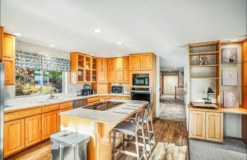 Spacious 3BR3BA with Spectacular Water Views - Foto 15