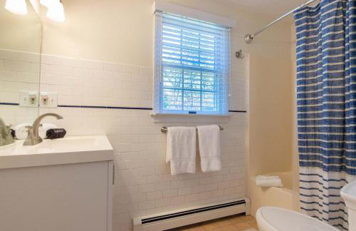 Spacious w Beautiful Yard & Dogs Welcome - Foto 9