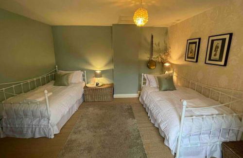 Large 4 bed house in Malmesbury, great for big families - Foto 12