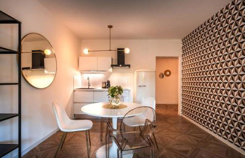 goldfinger + suites - Photo 34