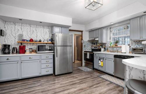 Breathtaking views. Hot tub. Huge Deck. Fast Wifi - Foto 12