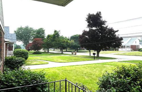 Entire Home in Buffalo - 6 Guests 3 Bedroom 1 Bath - Convenient Location - 25min to Niagara Falls - Foto 15