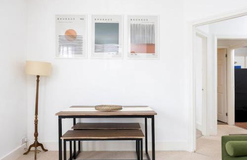 Pass the Keys Poets' Corner Stylish Apartment Station Location - Foto 2