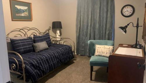 Modern 2 bed condo with office - Photo 5