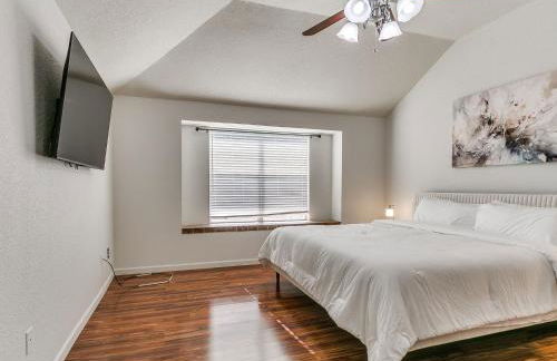Sleek 4BR OKC Stay by StayLage - Photo 6