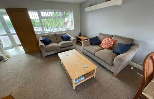 Coates Road-Spacious 4 bed home-near RD&E-parking - Foto 1