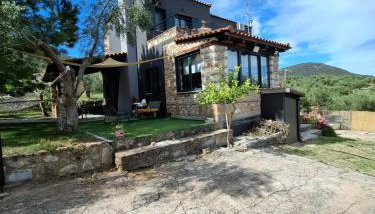 Dimitra's Villa in Evia, Greece - Foto 1, Garden, Garden view