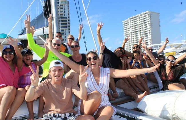 Excursão de catamarã Isla Mujeres, snorkeling, diversão, bar aberto e buffet - Foto 5