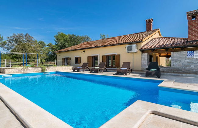 Villa Emanuel Comfortable Holiday Residence - Foto 1