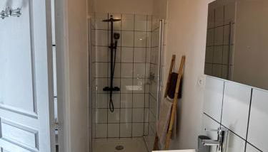 La Hulotte 1 - Sur la route du Mont-St-Michel - Foto 3, Shower