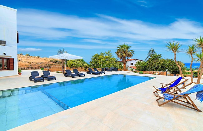 Beautiful Large Villa With Pool and sea View at Nice Georgioupolis - Foto 16