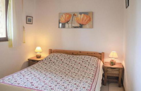 Lovely Home In Gordes With Kitchen - Photo 5