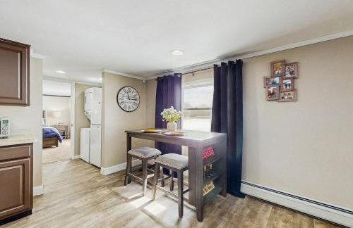 Close to Lake George! Couples Retreat with Pool - Foto 4