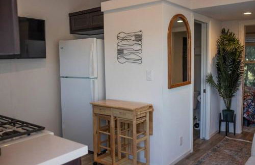 Coastal Tiny House 2 Queen Beds low loft - Foto 9