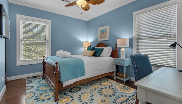 Spacious 3br, Dreamy Backyard, 2 Pools, 6-min Stroll to Beach - Foto 5, Habitación