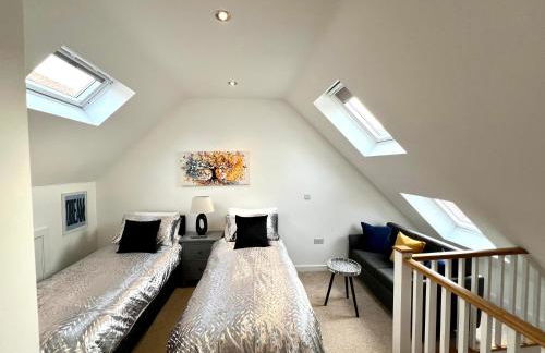 Glastonbury Sacred Vault, 1 Bedroom, Split-Level - Photo 5