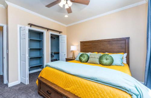 Mountain Elegance w/ pool, spa, projector - Foto 35