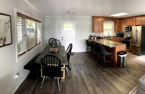 Inmerse in the Serenity of this Lakefront Cottage in Cadiz, Kentucky - Foto 14