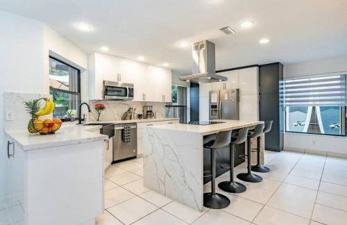 Lux House Heated Spa & Free Boat Tour! - Foto 12