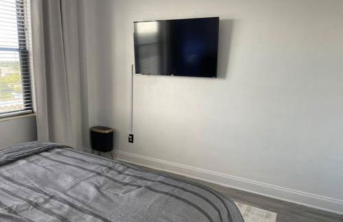 Luxe Skyrise Condo Downtown Jax - Foto 7