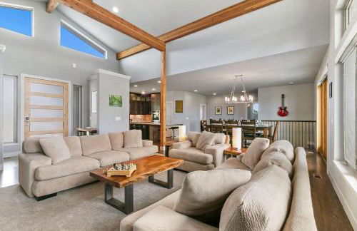 Luxury Home with Spectacular Rocky Mountain Views! - Foto 4