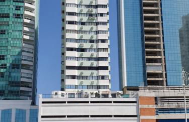 Lindo apto tudo novinho, prédio frente mar - Foto 69