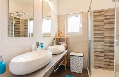 Three-Bedroom Holiday Home In Cetinici - Foto 32