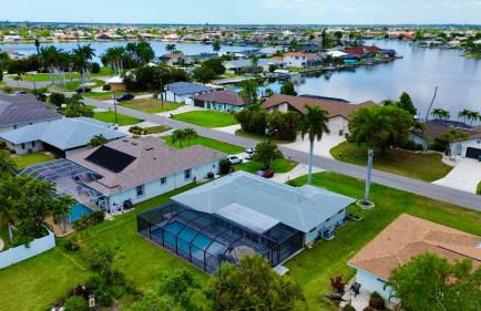 Family Fun-Prime Location Heated Pool Sleeps10 Villa - Foto 32