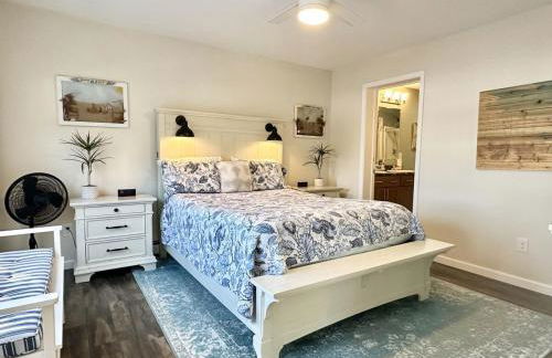 Waterfront Family & Pet Friendly Home with Hot Tub "Sandpiper Shores" - Foto 5