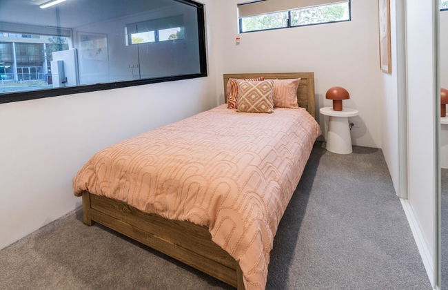 Beautiful 4BR Family Home With Patio and Parking! - Foto 3