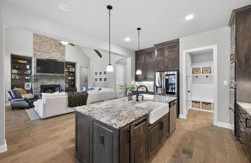 Midlothian Masterpiece with 5 Bedrooms - Foto 19